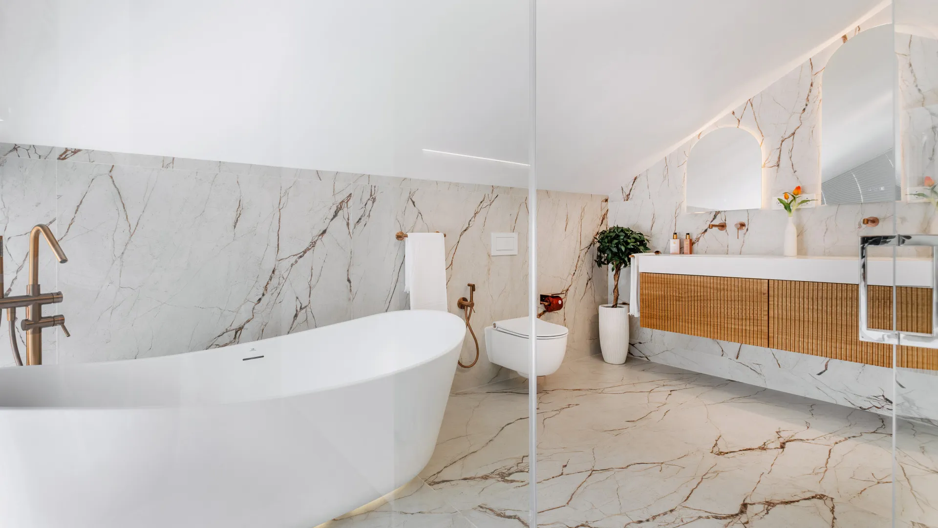 Atico duplex con 5 dormitorios en venta en Las Lolas