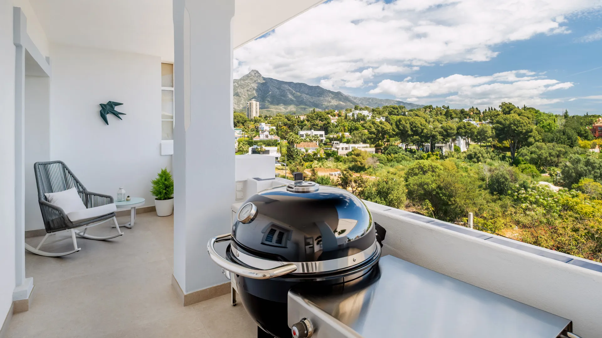 Atico duplex con 5 dormitorios en venta en Las Lolas