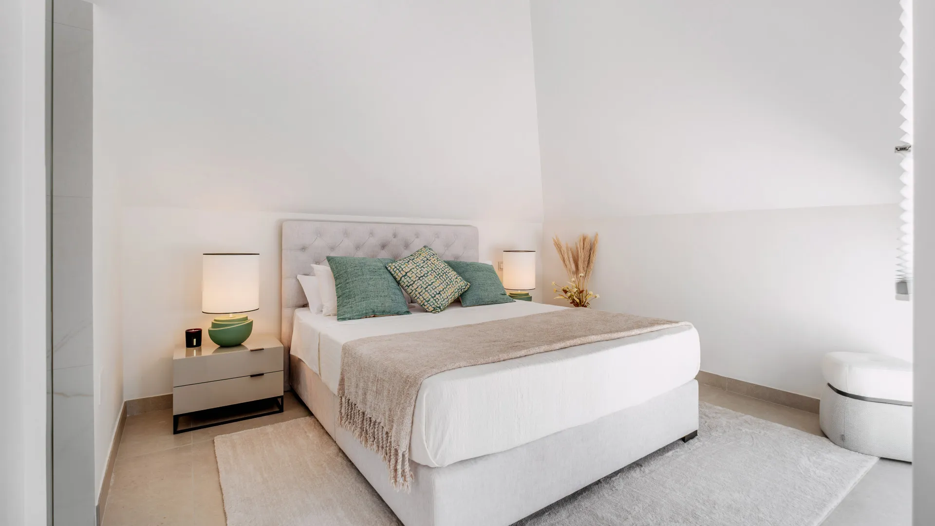 Atico duplex con 5 dormitorios en venta en Las Lolas