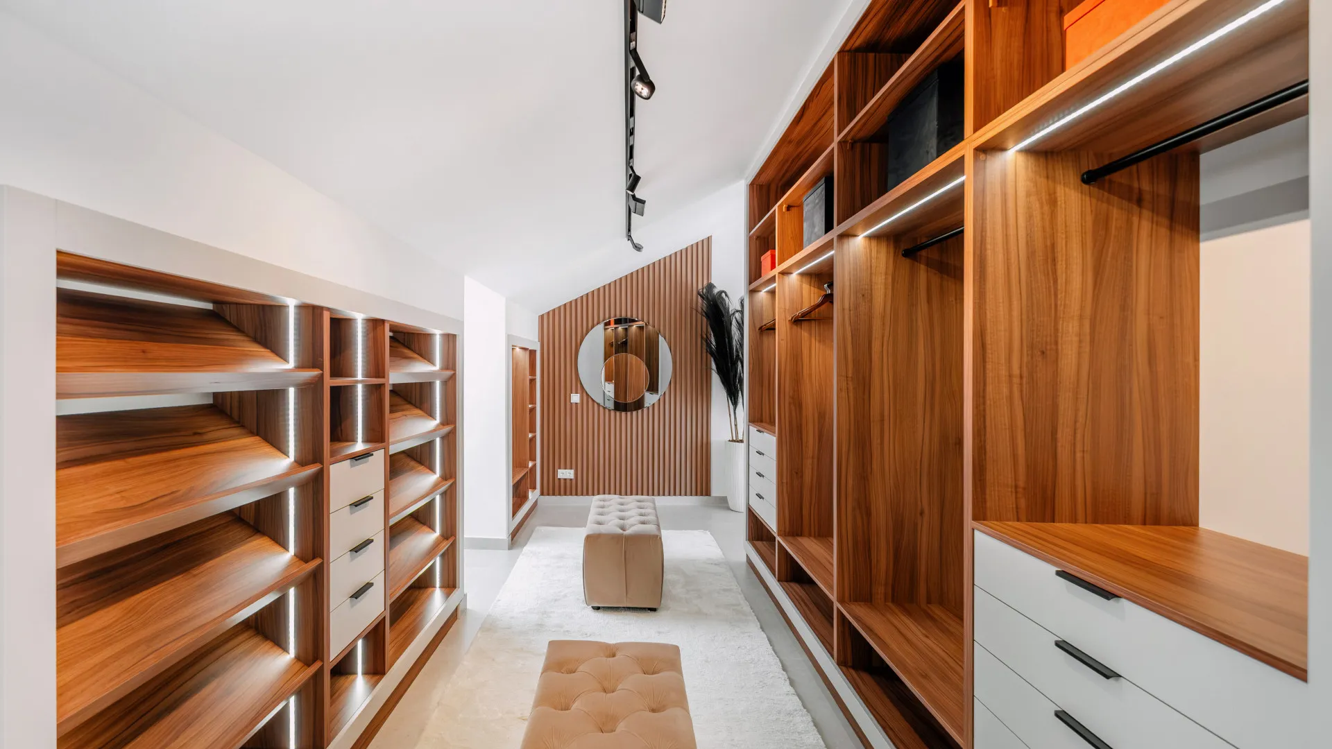 Atico duplex con 5 dormitorios en venta en Las Lolas