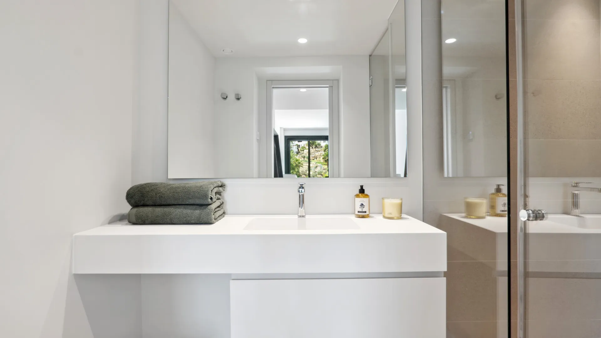 Nueva Andalucia 6 bedrooms villa for sale