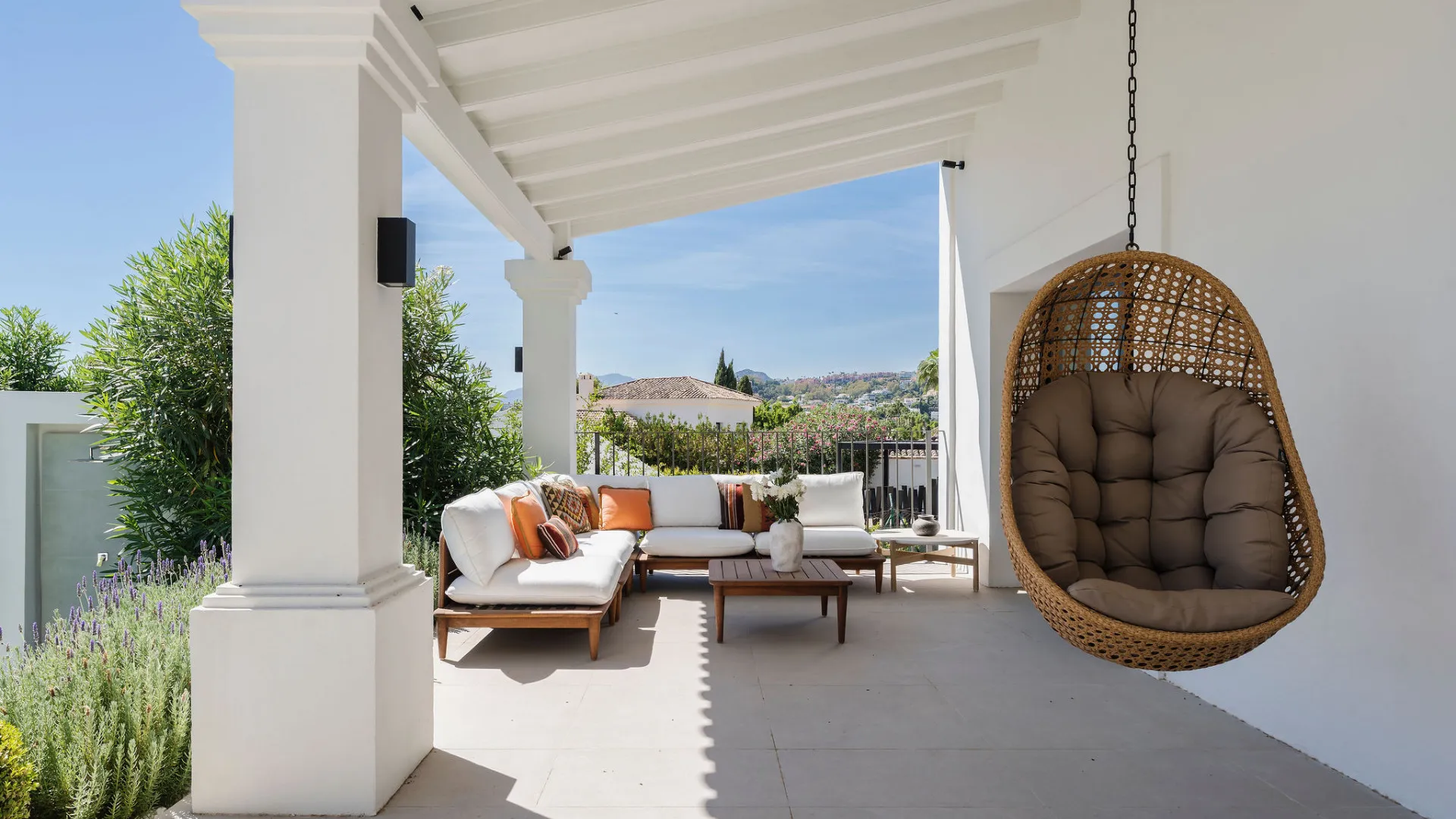 5 bedrooms villa for sale in Los Naranjos Golf