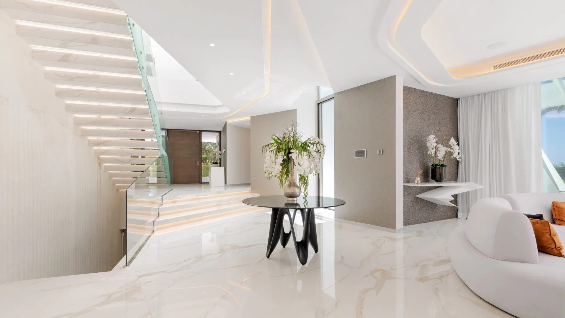 6 bedrooms villa in Los Monteros Playa for sale