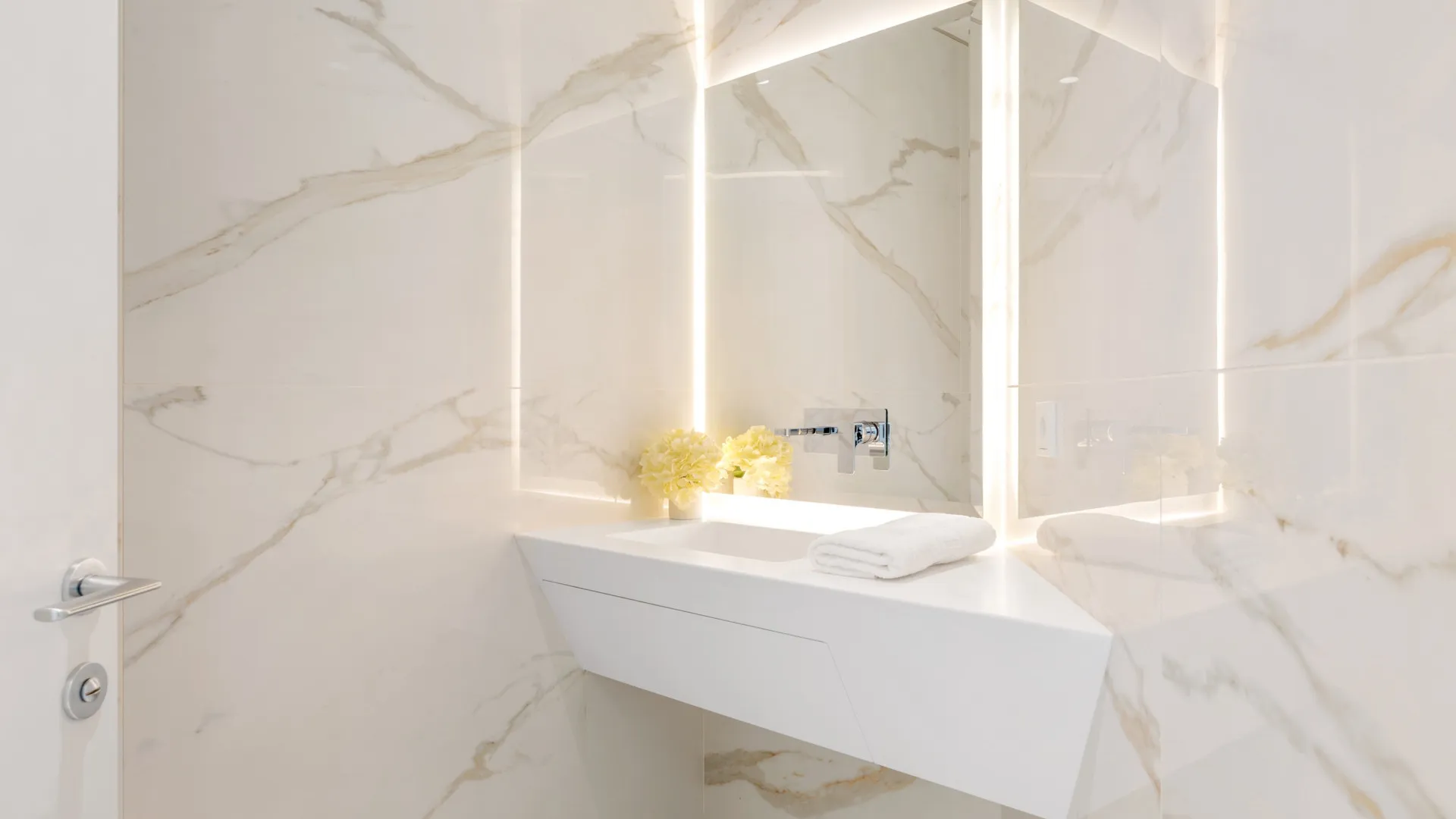 6 bedrooms villa in Los Monteros Playa for sale