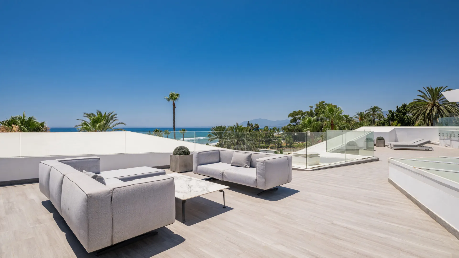 6 bedrooms villa in Los Monteros Playa for sale