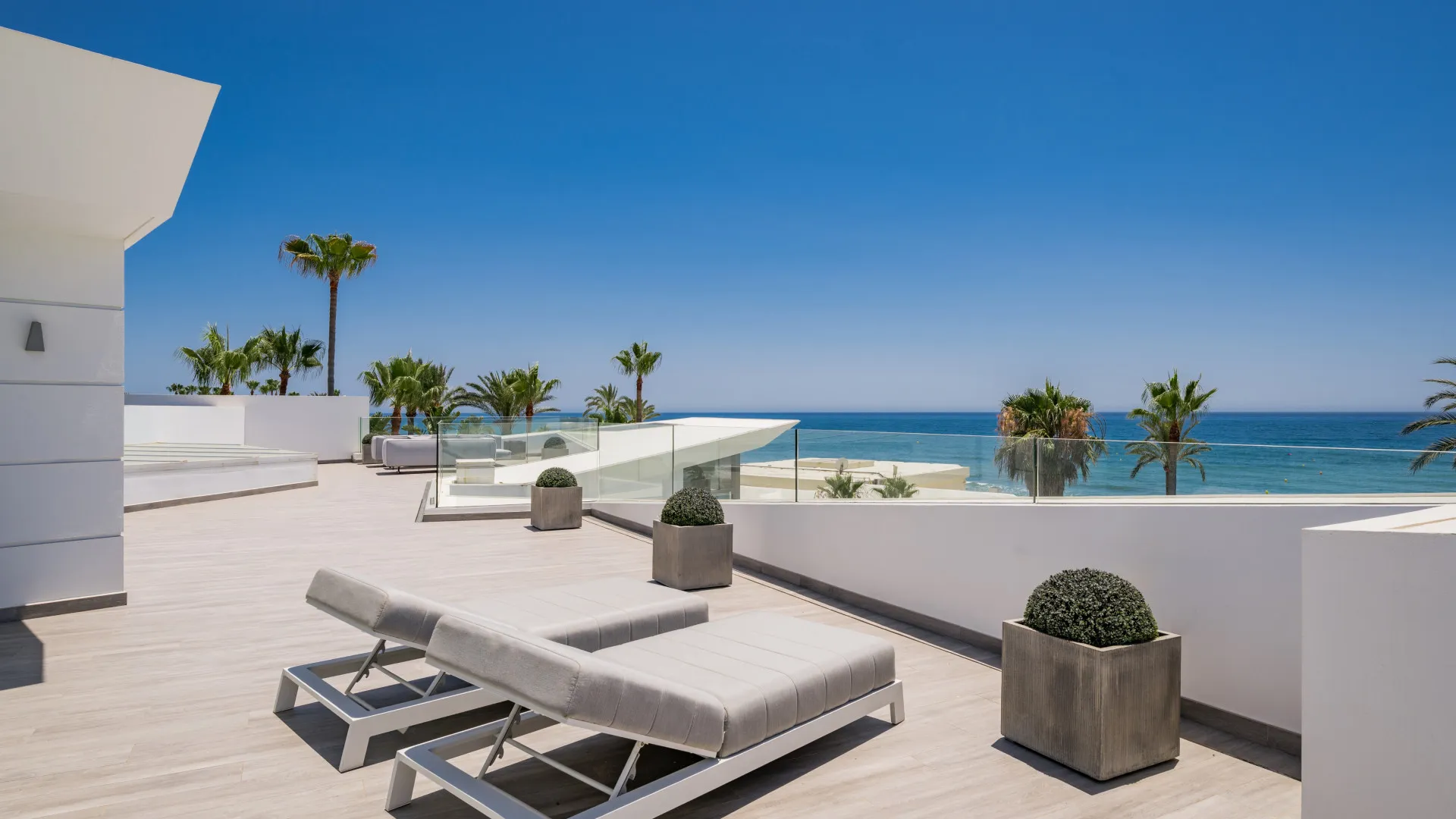 6 bedrooms villa in Los Monteros Playa for sale