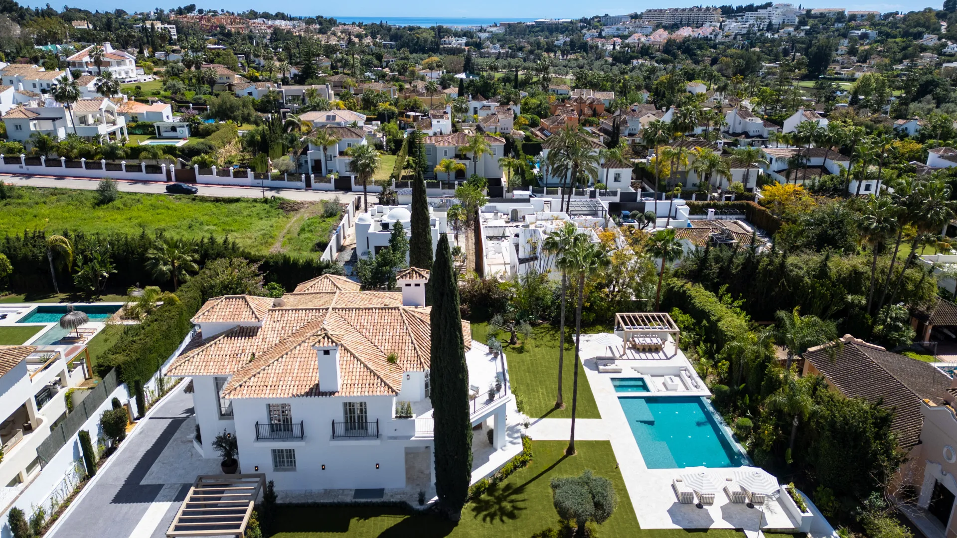 Villa for sale in Las Brisas with 5 bedrooms