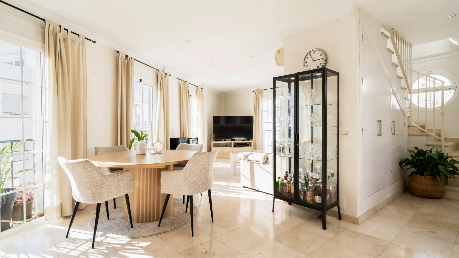 For sale 1 bedroom duplex penthouse in S. Pedro Centro