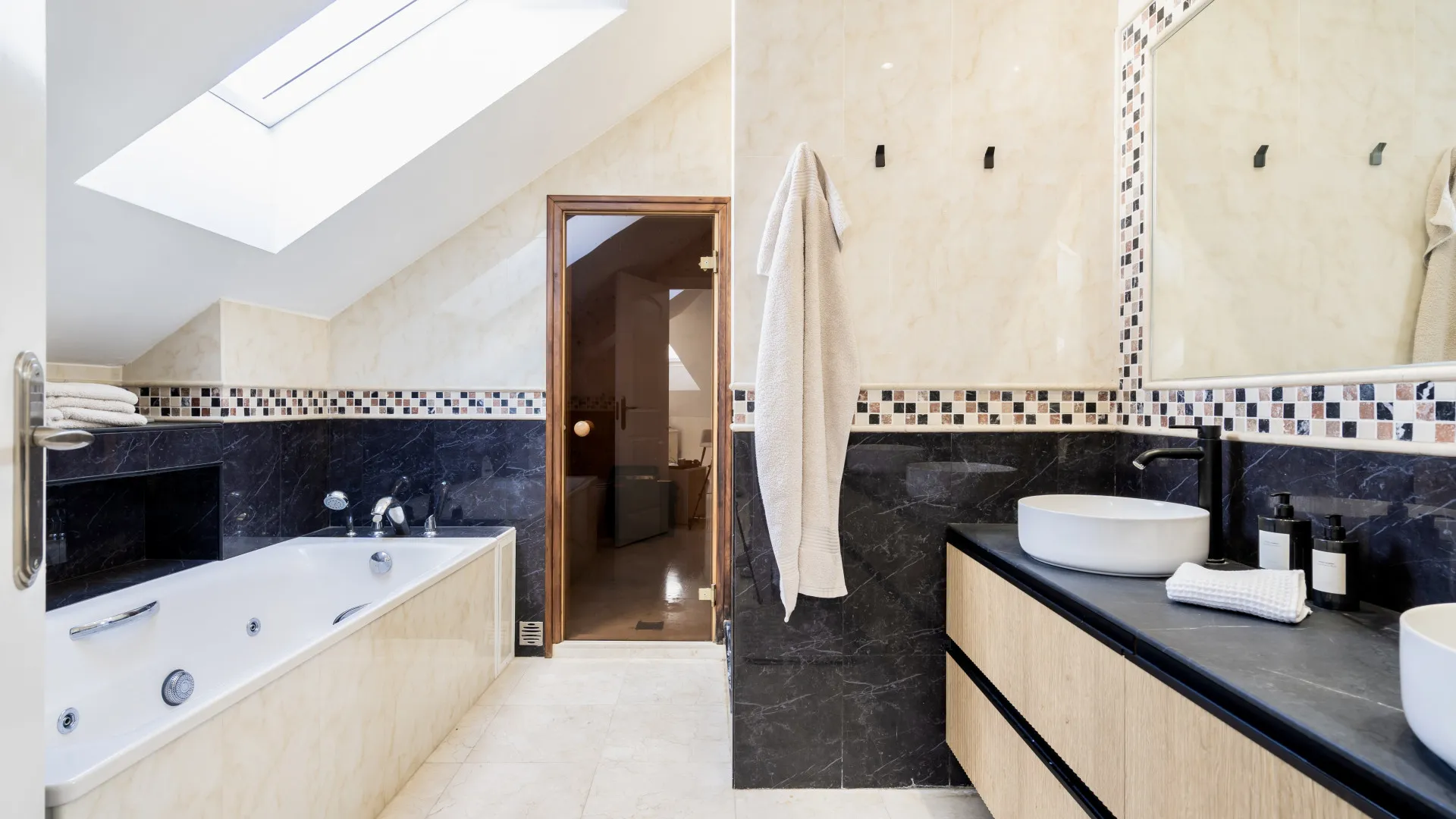 For sale 1 bedroom duplex penthouse in S. Pedro Centro