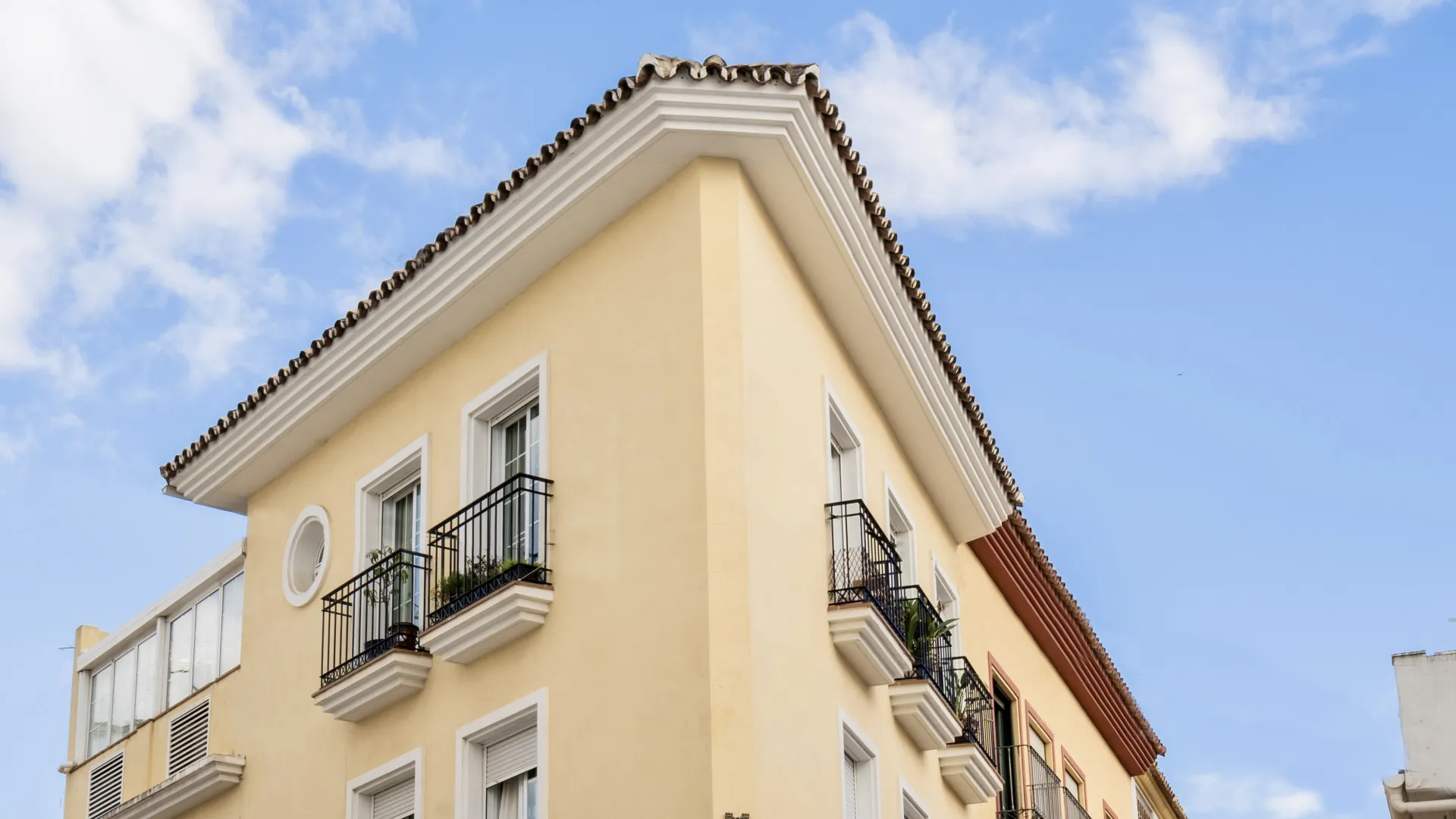 For sale 1 bedroom duplex penthouse in S. Pedro Centro