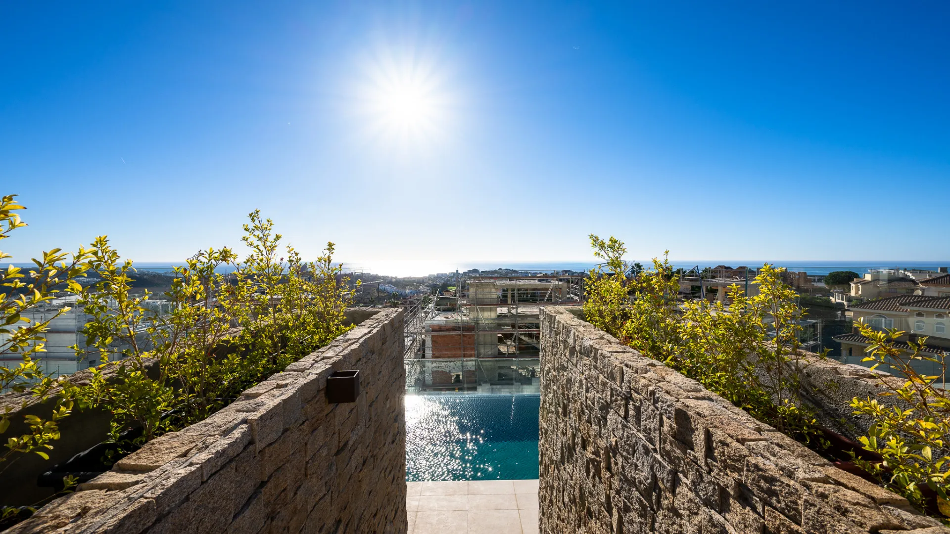 Se vende atico duplex con 2 dormitorios en Mijas Costa