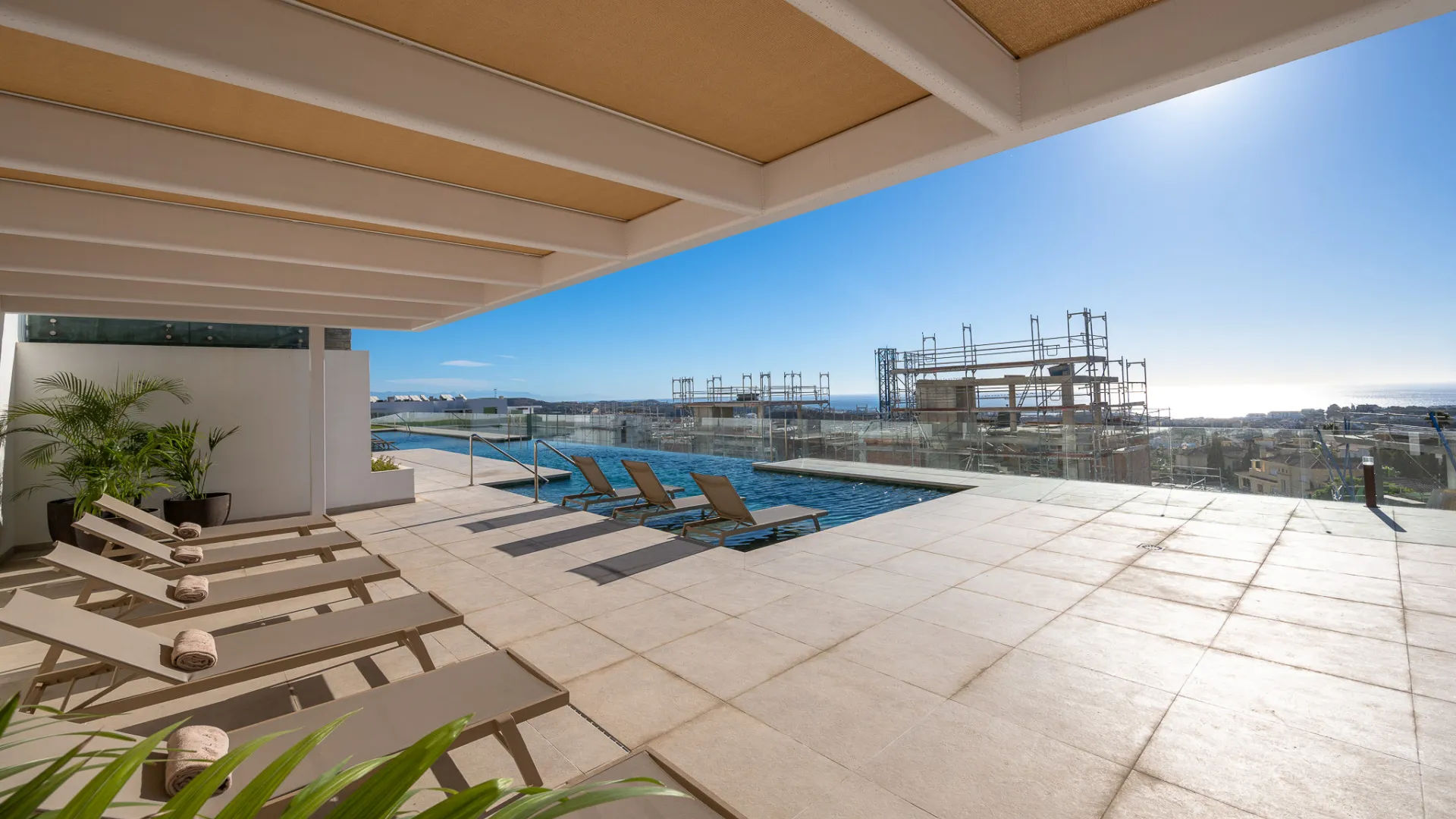 Se vende atico duplex con 2 dormitorios en Mijas Costa