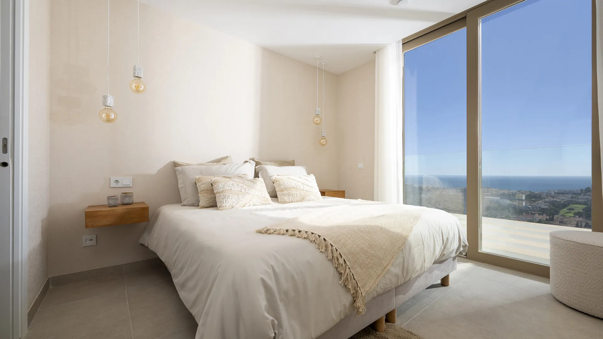 Se vende atico duplex con 2 dormitorios en Mijas Costa