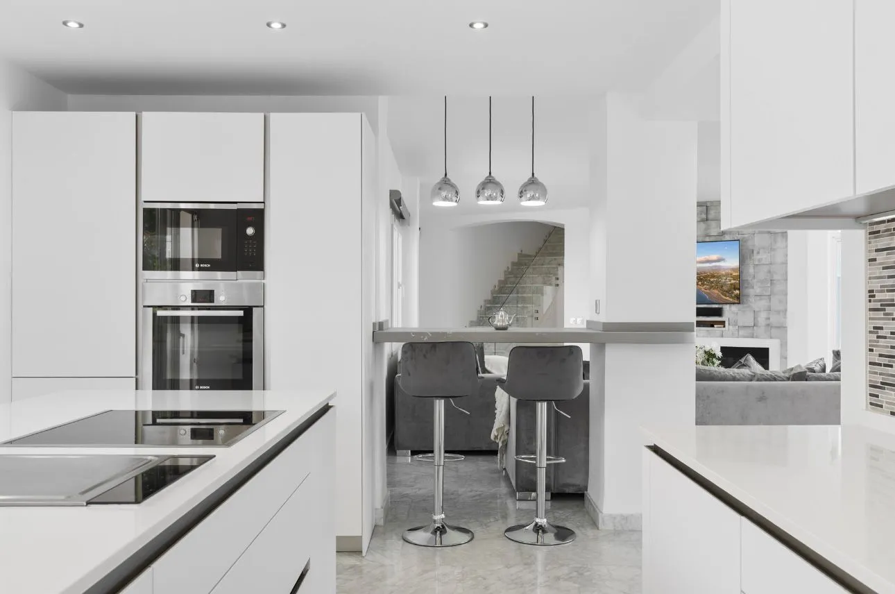 Villa en venta en Elviria