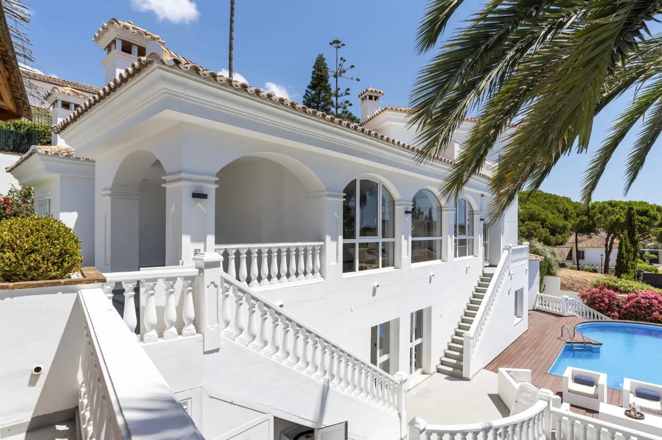 Villa en venta en Elviria