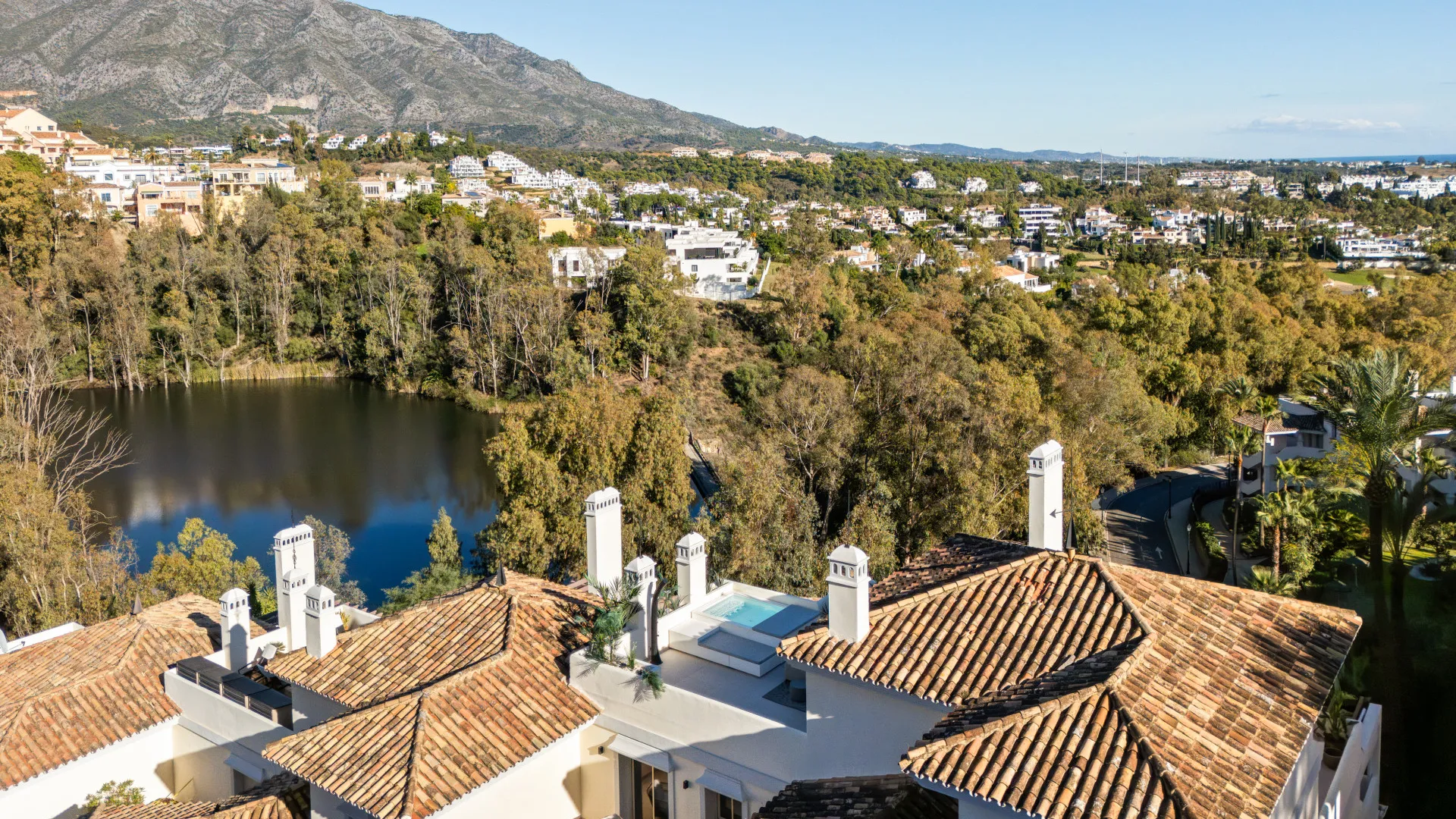 Duplex penthouse for sale in Palacetes Los Belvederes with 3 bedrooms