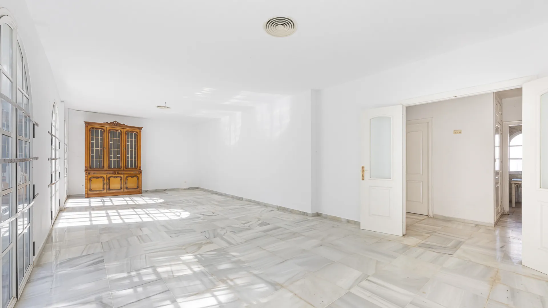 Villa en venta de 4 dormitorios en Nueva Andalucia