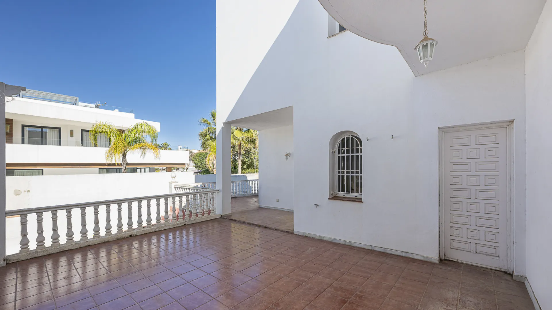 Villa en venta de 4 dormitorios en Nueva Andalucia