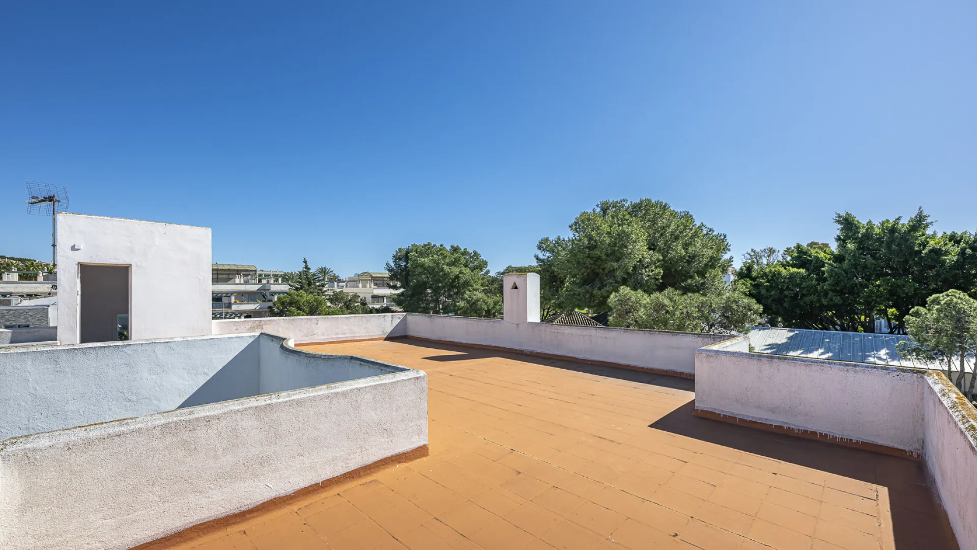 Villa en venta de 4 dormitorios en Nueva Andalucia