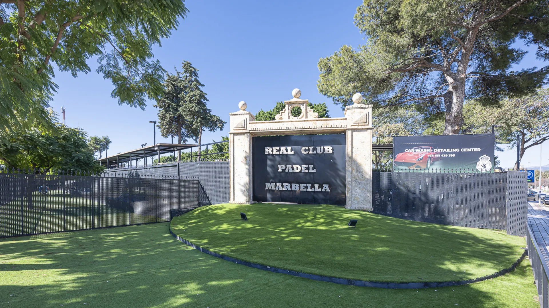 Villa en venta de 4 dormitorios en Nueva Andalucia