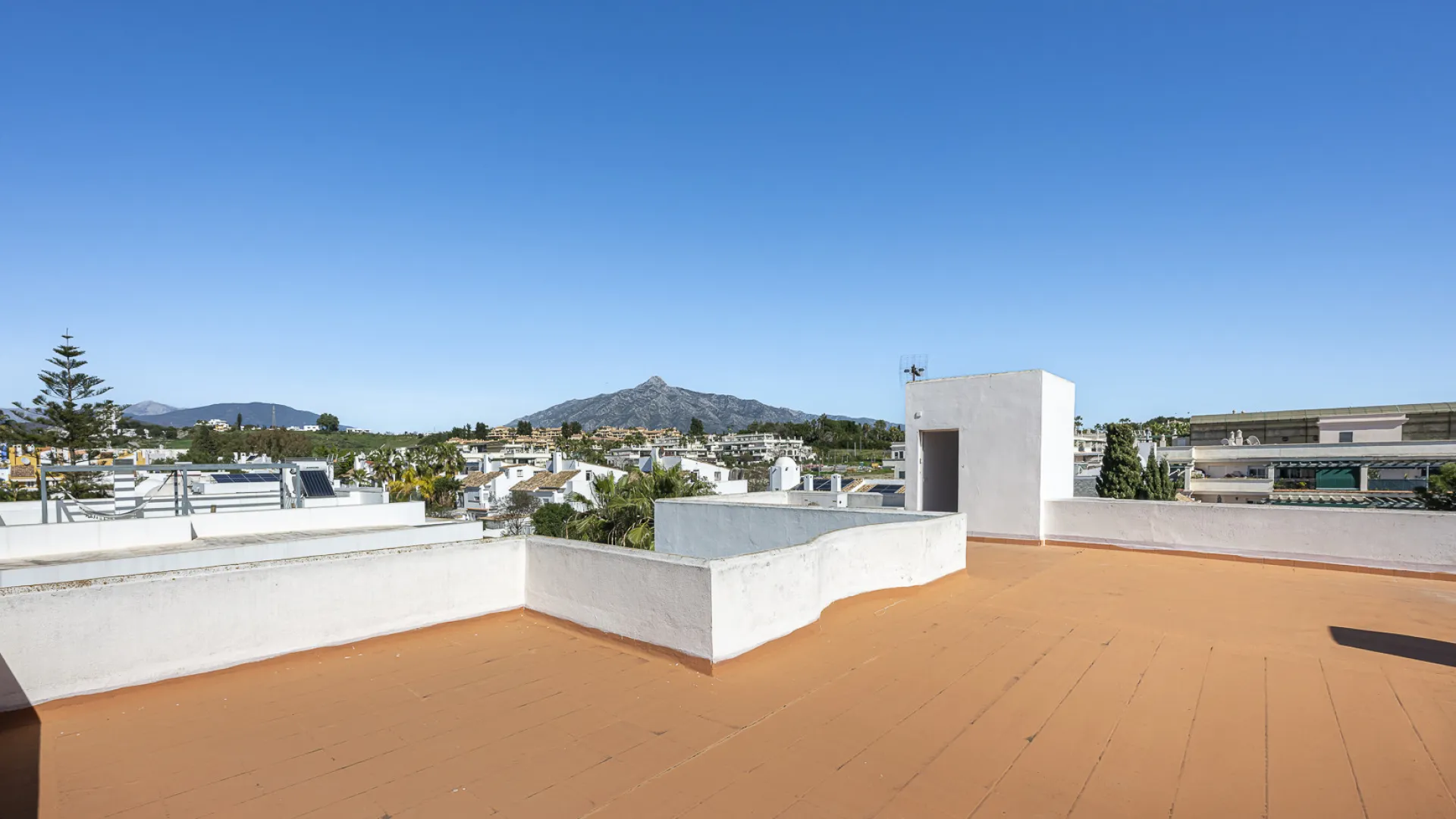 Villa en venta de 4 dormitorios en Nueva Andalucia
