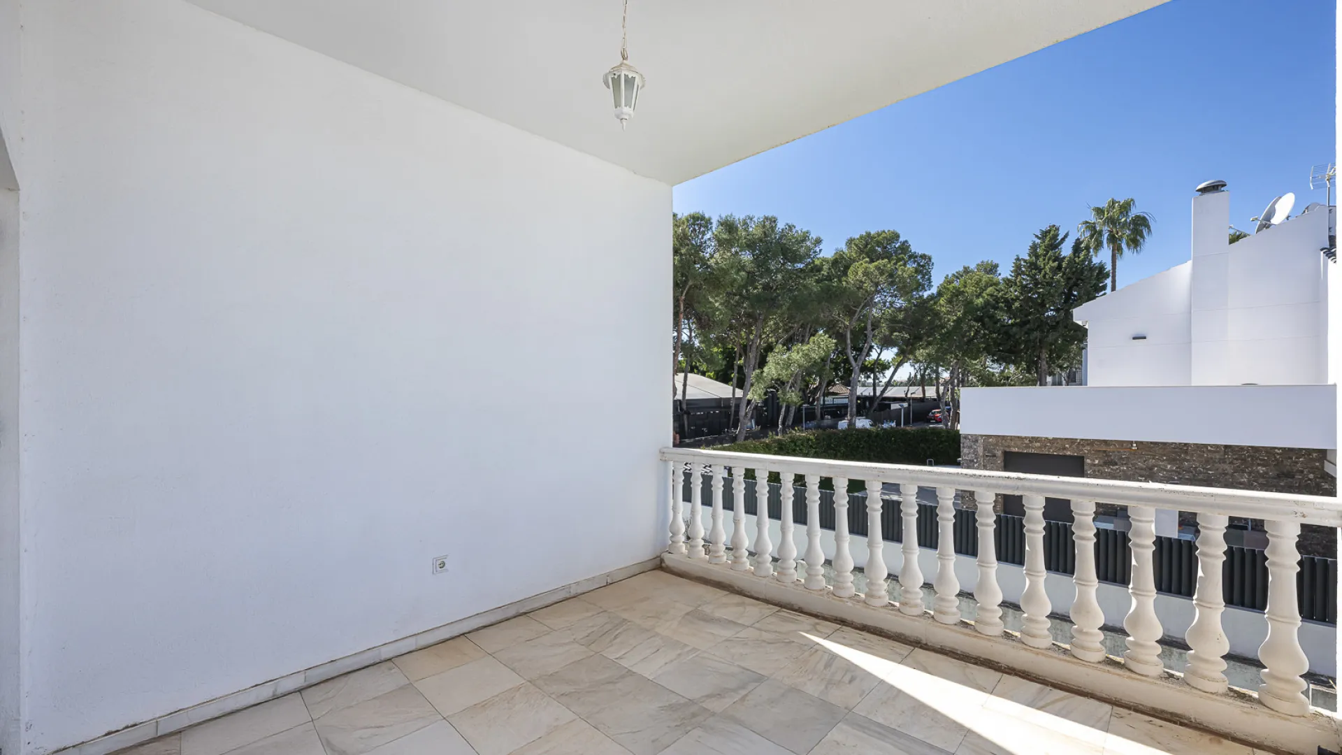Villa en venta de 4 dormitorios en Nueva Andalucia