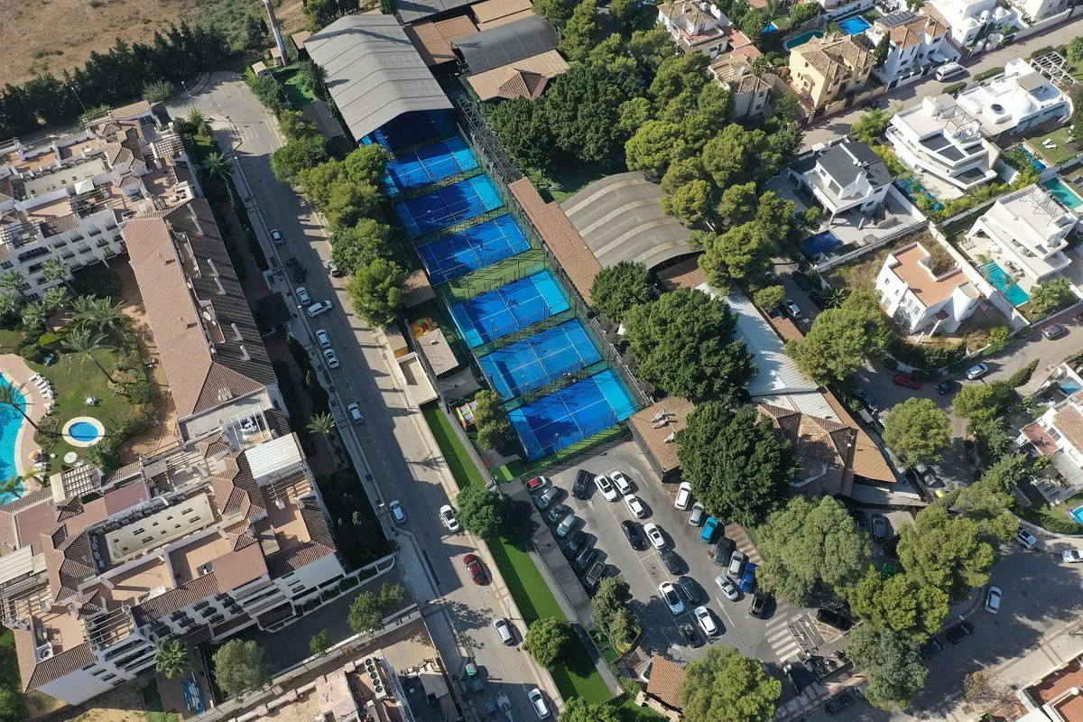 Villa en venta de 4 dormitorios en Nueva Andalucia