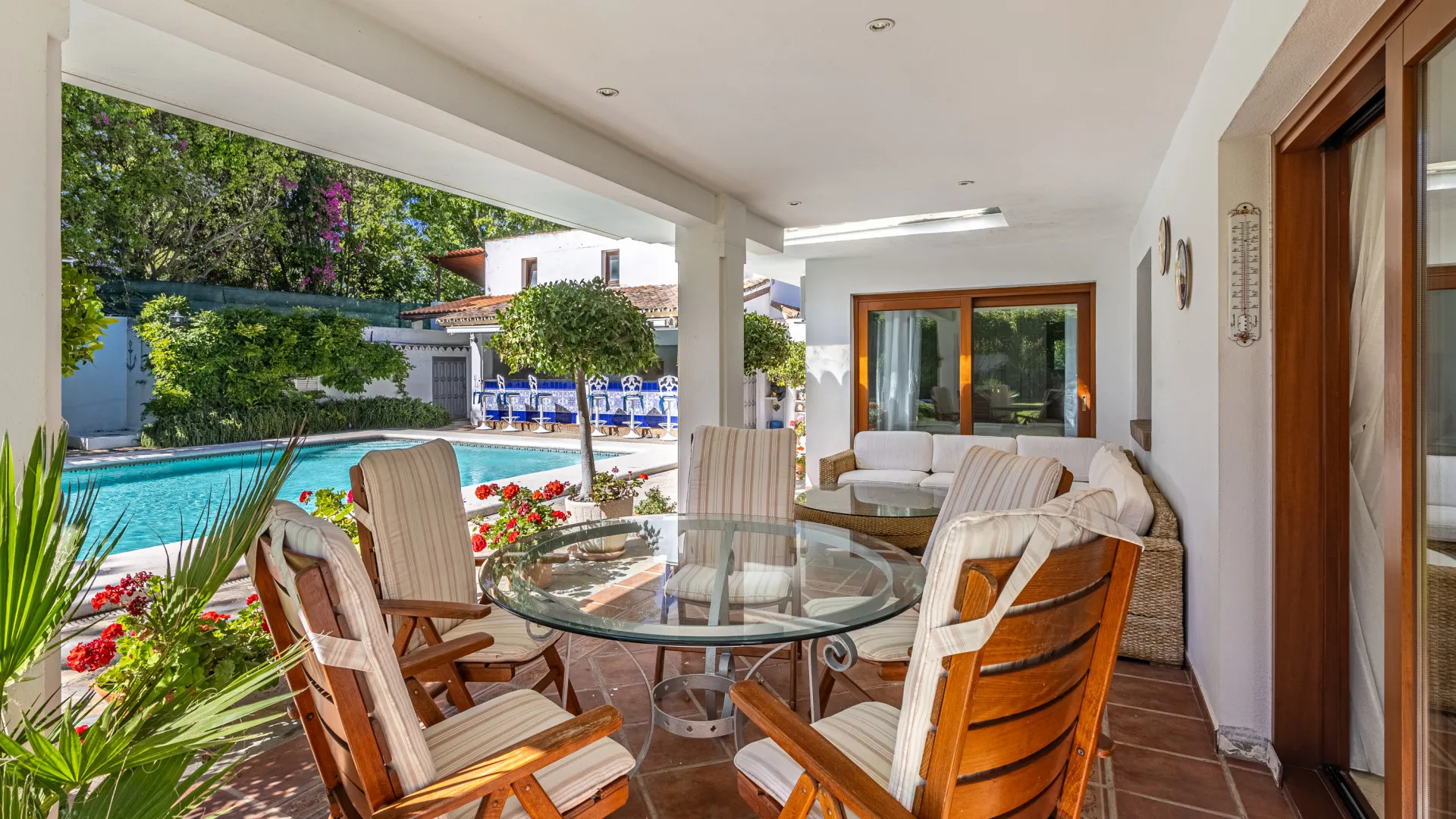 Se vende villa de 5 dormitorios en Guadalmansa Playa