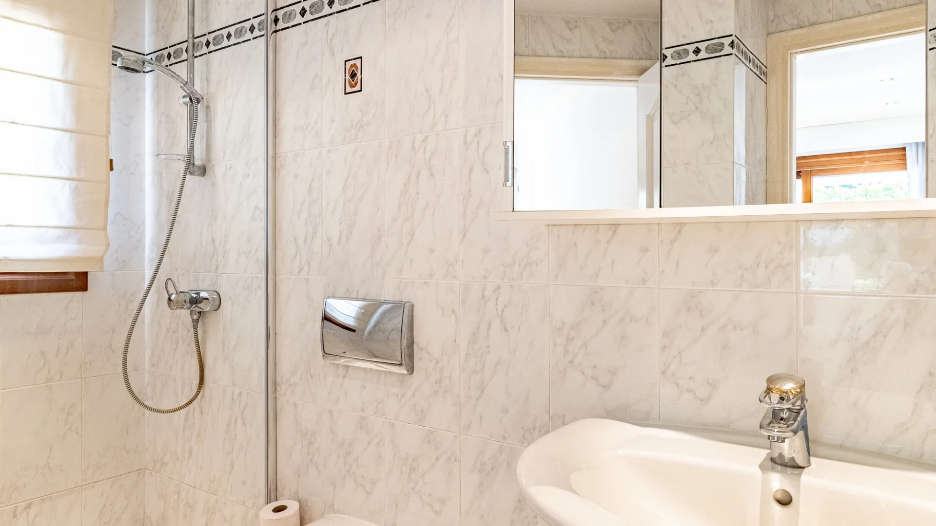 Se vende villa de 5 dormitorios en Guadalmansa Playa