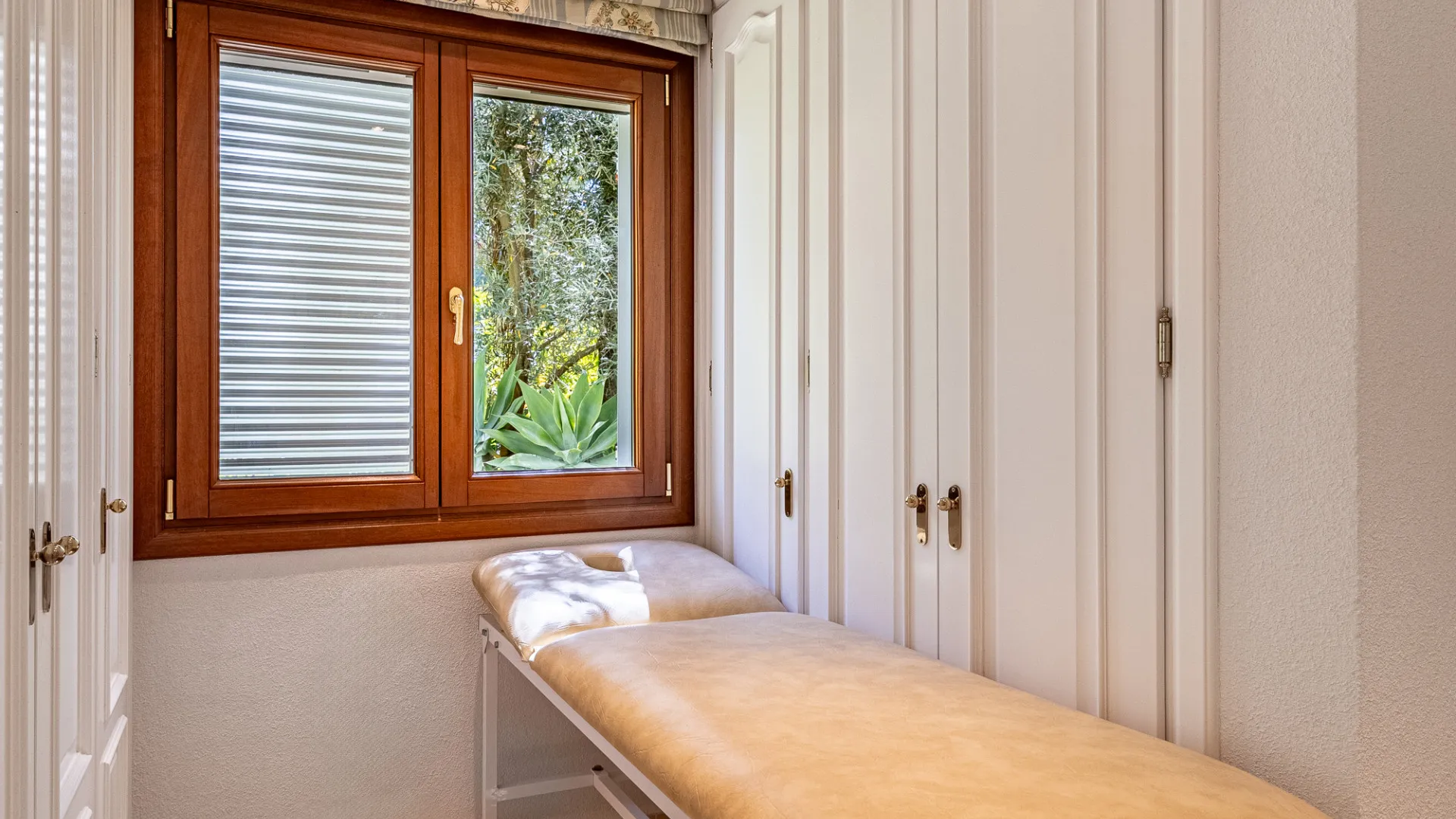 Se vende villa de 5 dormitorios en Guadalmansa Playa