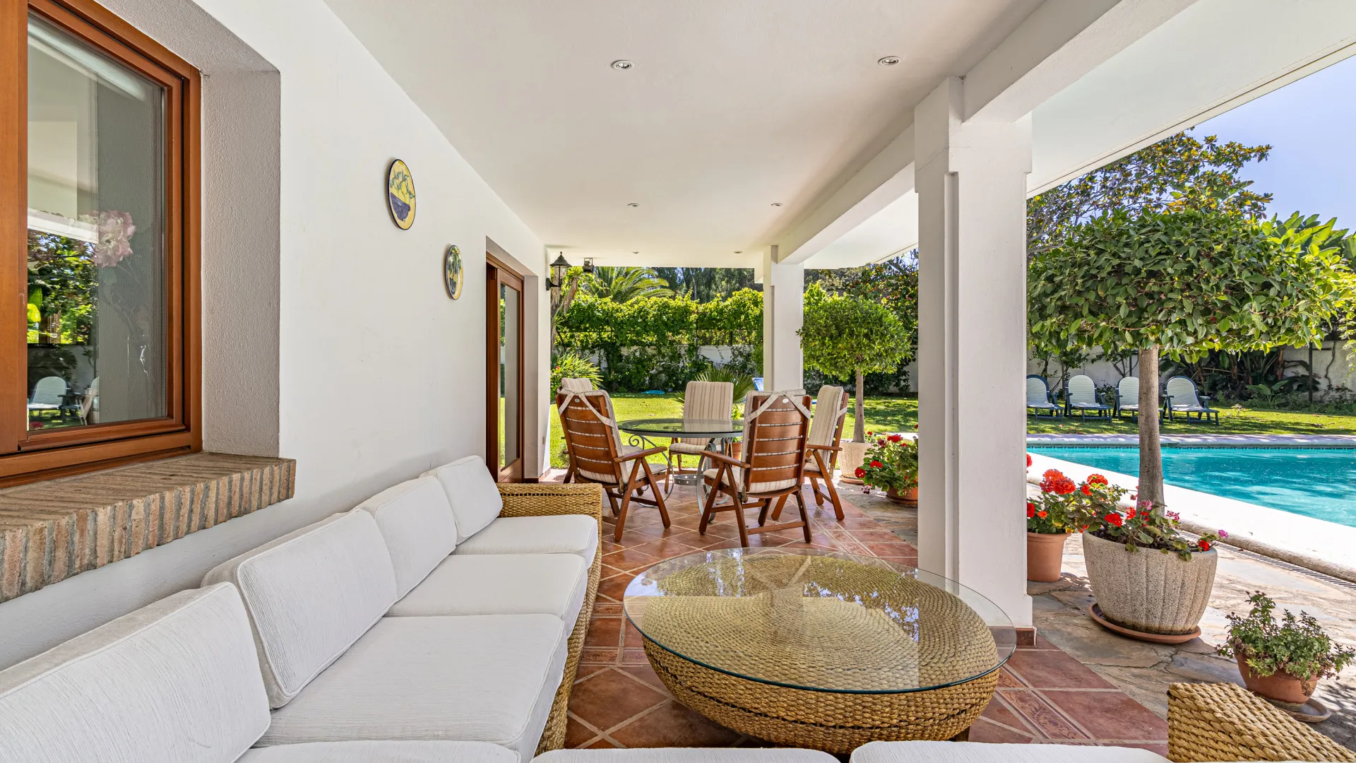 Se vende villa de 5 dormitorios en Guadalmansa Playa