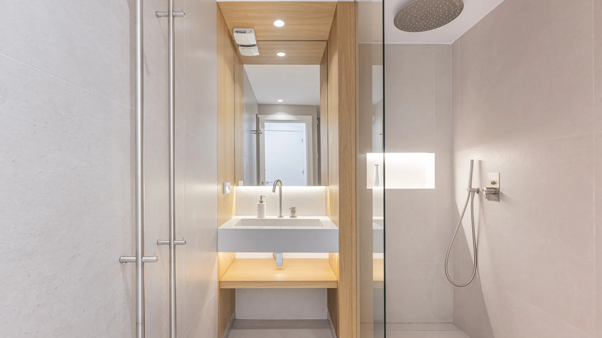 Se vende apartamento planta baja en Palacetes Los Belvederes con 3 dormitorios