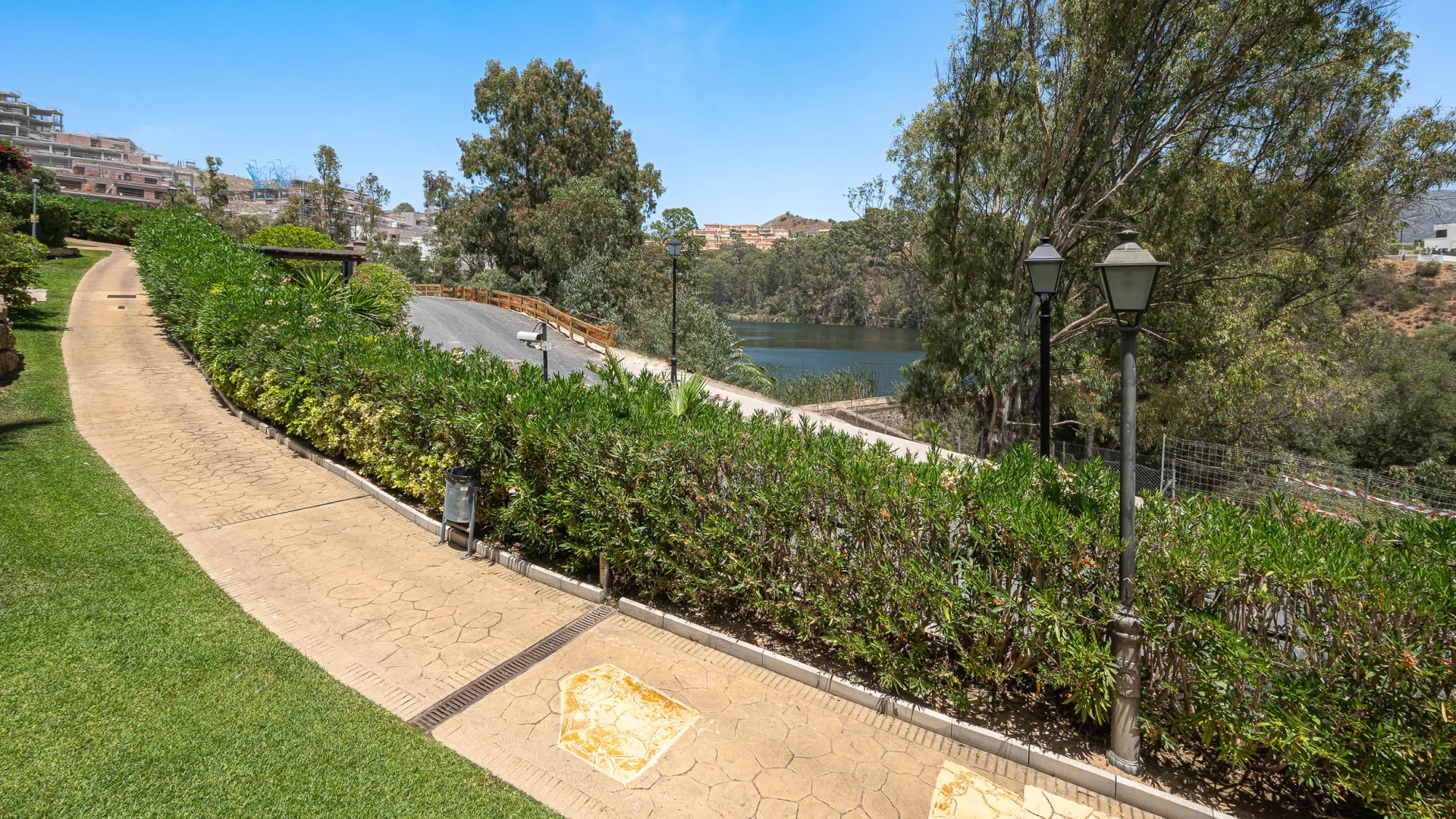 Se vende apartamento planta baja en Palacetes Los Belvederes con 3 dormitorios