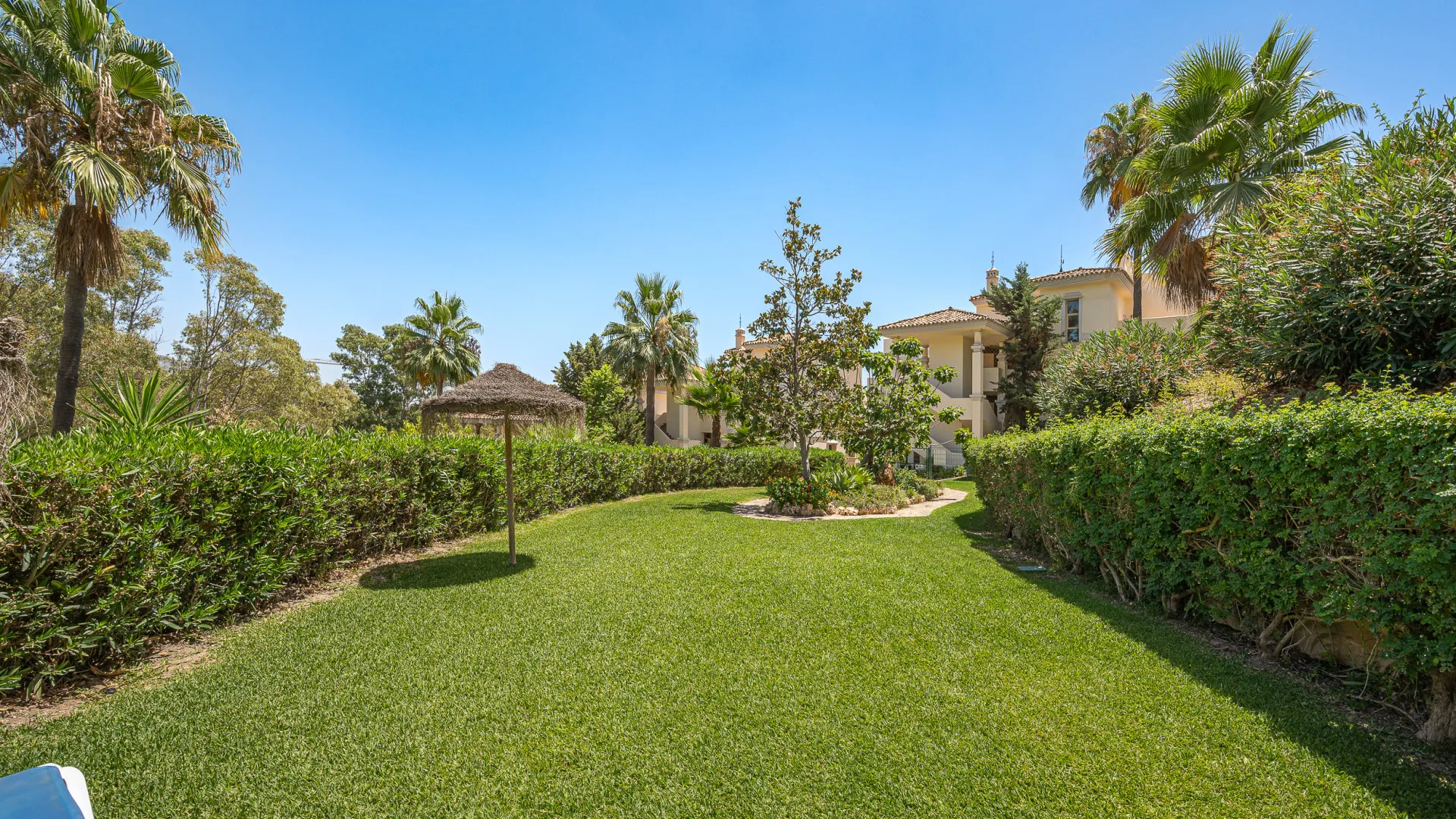 Se vende apartamento planta baja en Palacetes Los Belvederes con 3 dormitorios