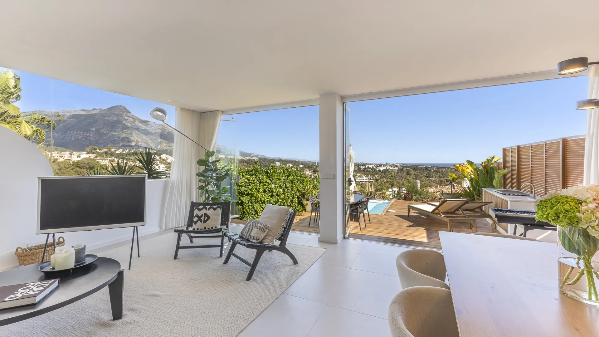 Se vende apartamento planta baja en Palacetes Los Belvederes con 3 dormitorios