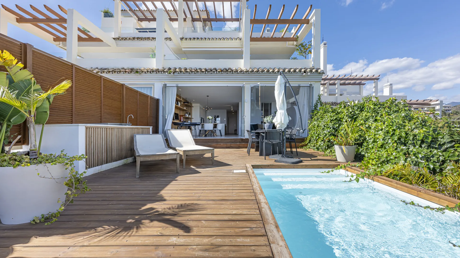 Se vende apartamento planta baja en Palacetes Los Belvederes con 3 dormitorios