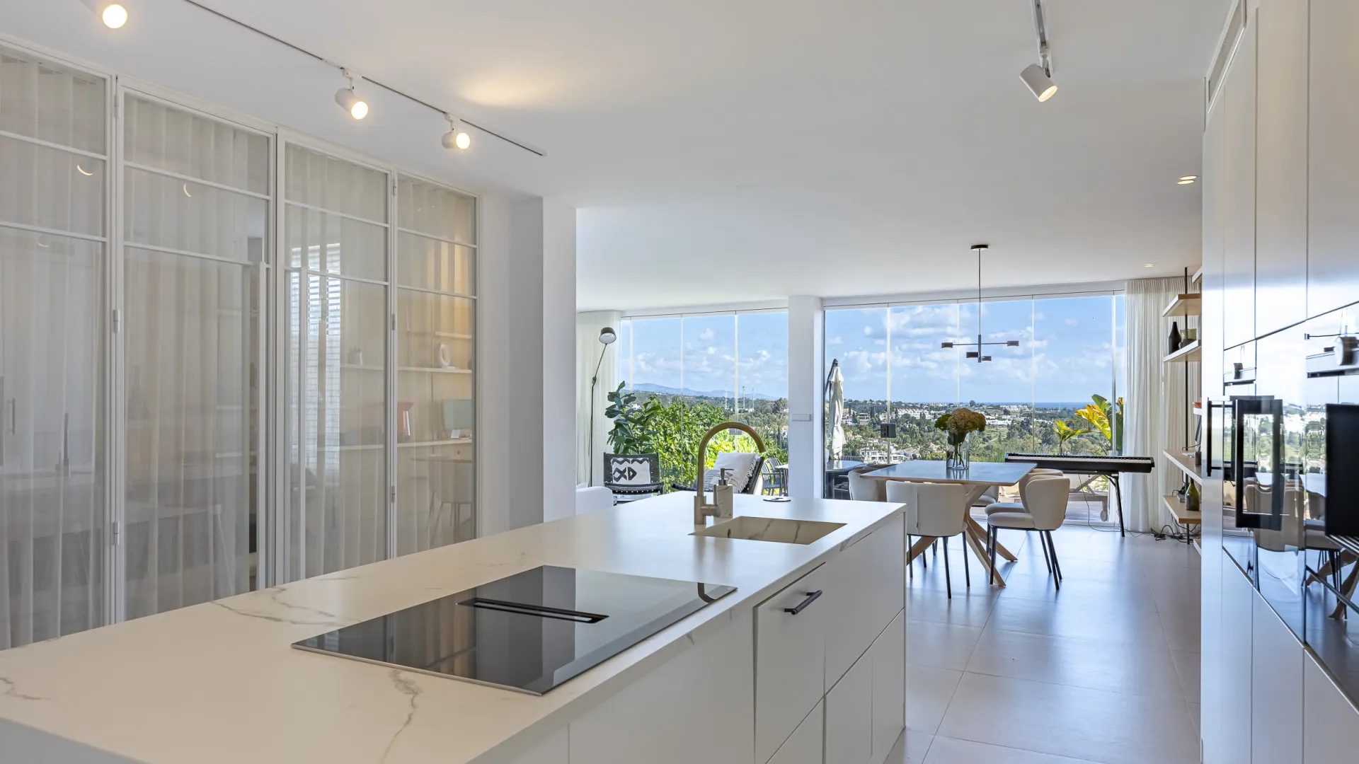 Se vende apartamento planta baja en Palacetes Los Belvederes con 3 dormitorios