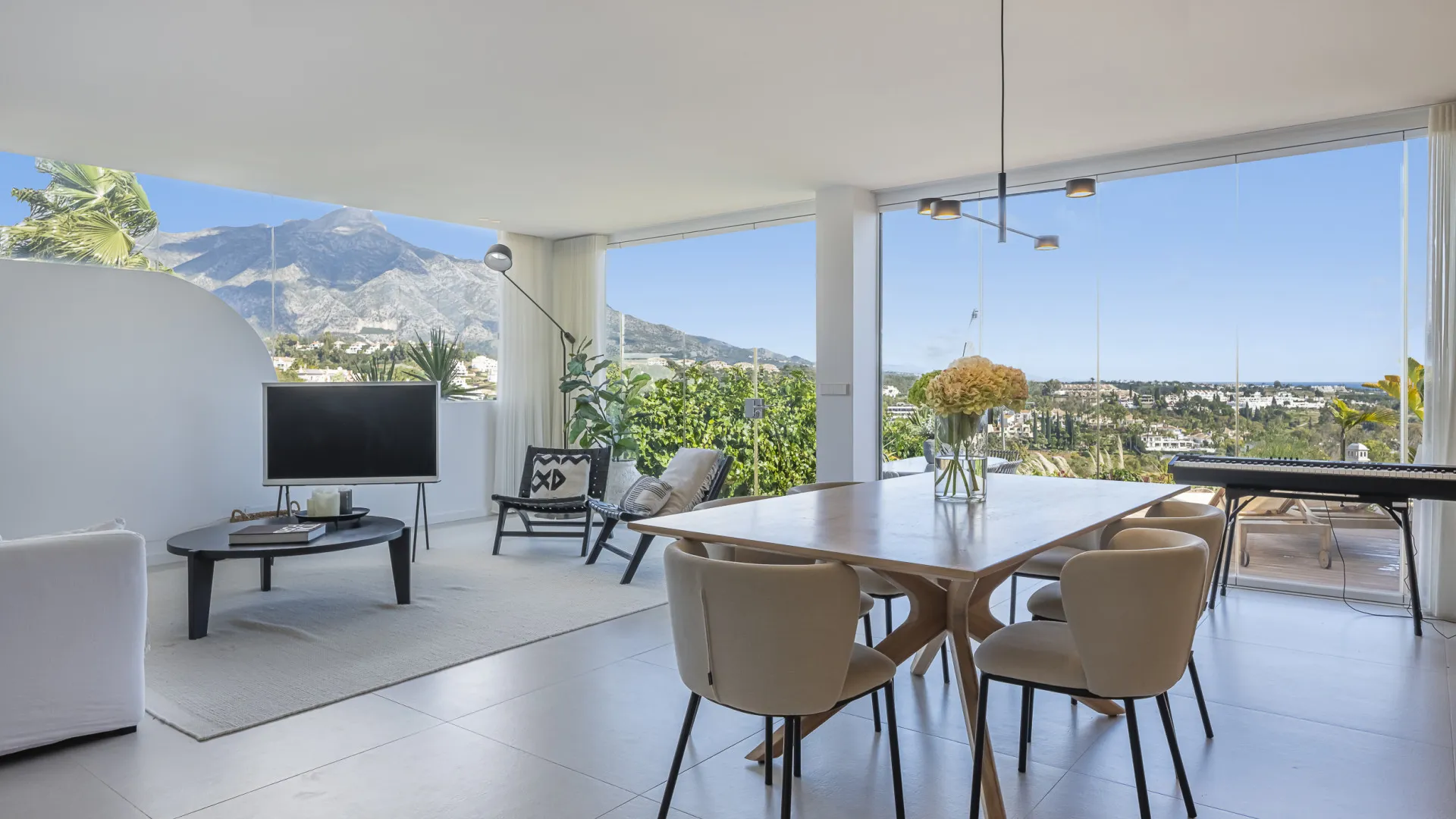 Se vende apartamento planta baja en Palacetes Los Belvederes con 3 dormitorios