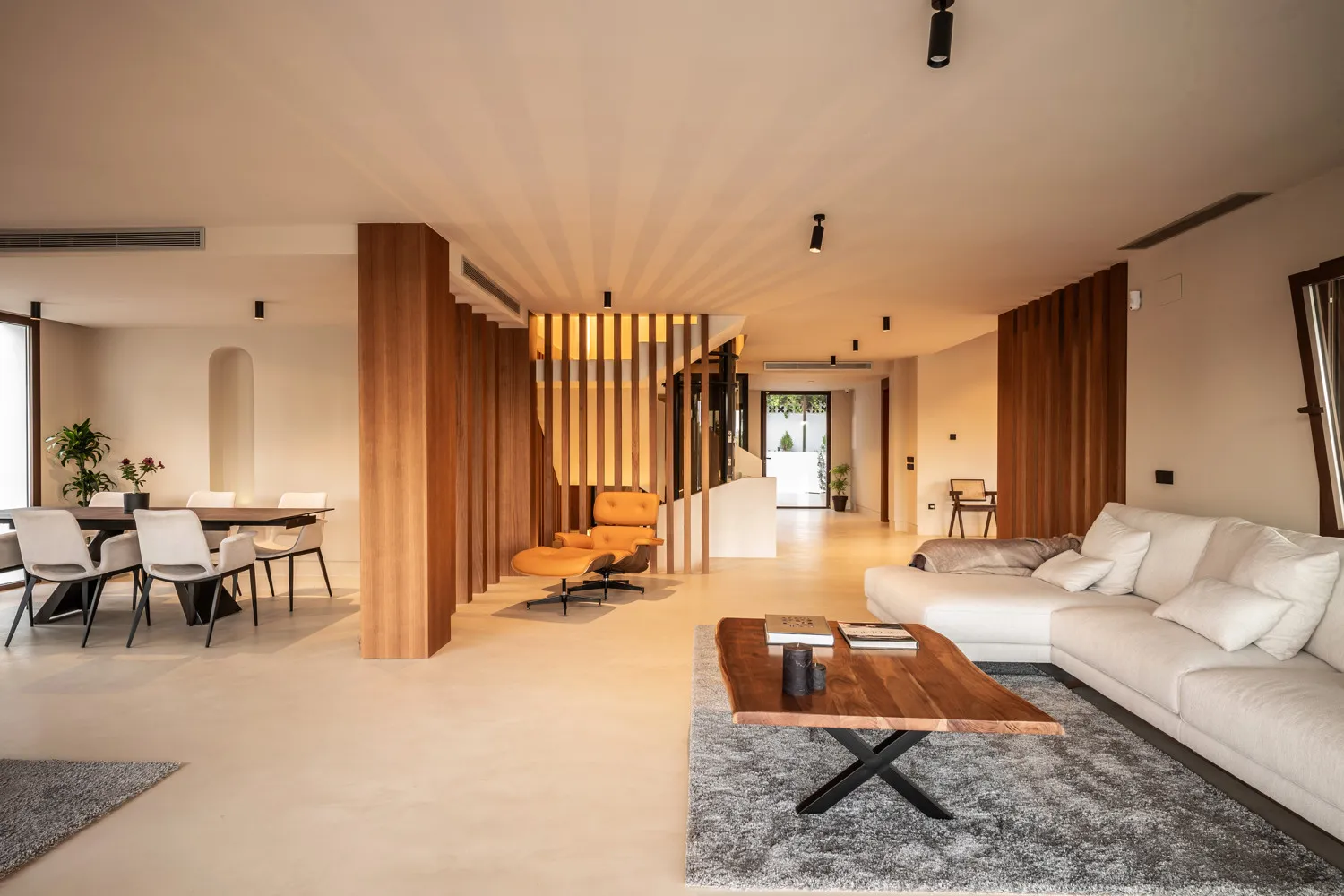 Buy villa with 5 bedrooms in La Merced