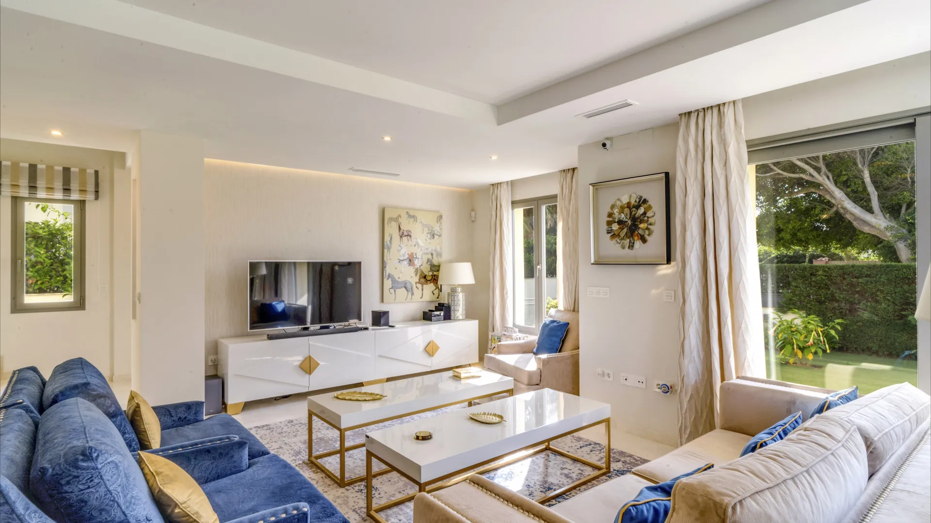 Villa for sale in Costabella with 5 bedrooms