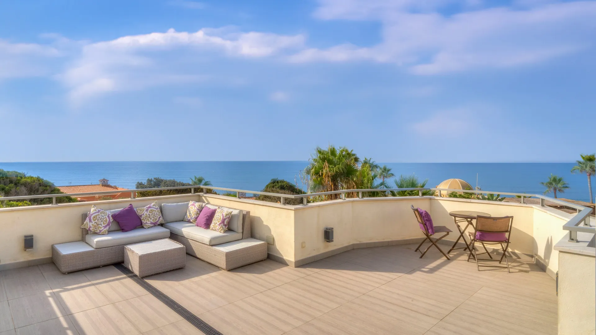 Villa for sale in Costabella with 5 bedrooms