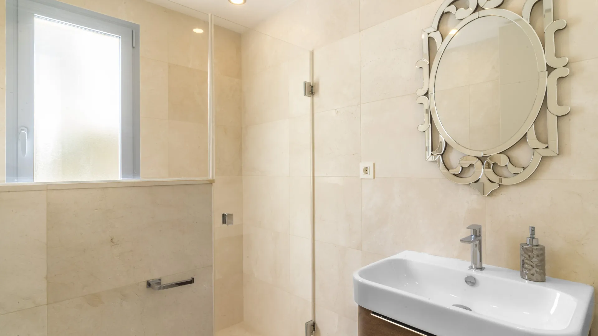 Villa for sale in Costabella with 5 bedrooms