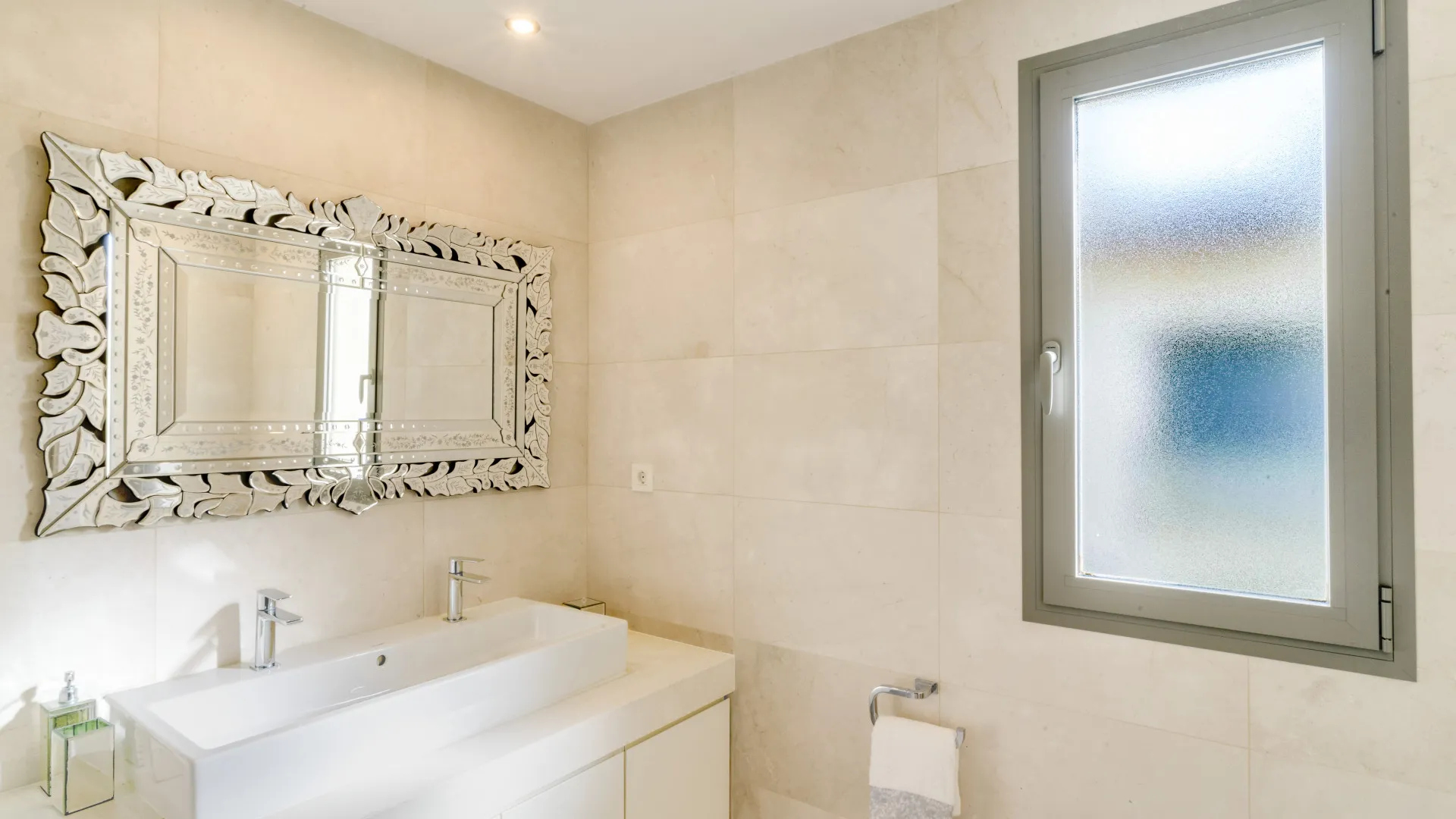 Villa for sale in Costabella with 5 bedrooms