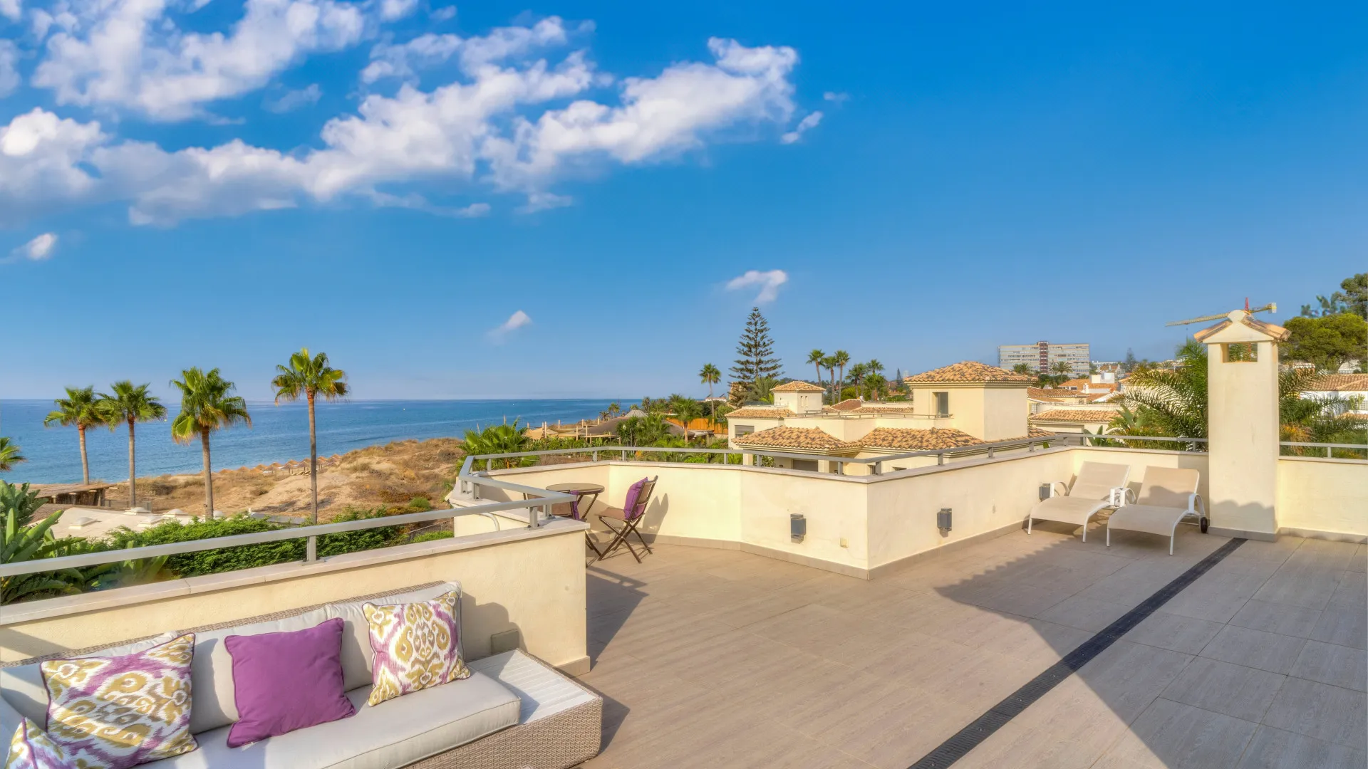 Villa for sale in Costabella with 5 bedrooms