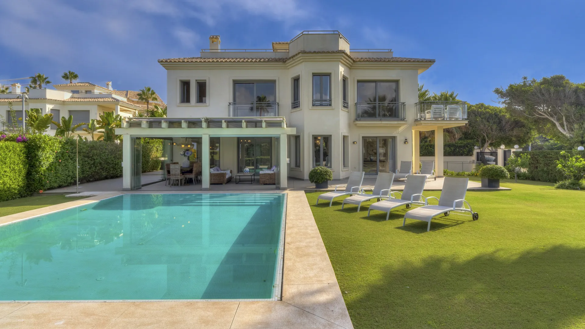 Villa for sale in Costabella with 5 bedrooms