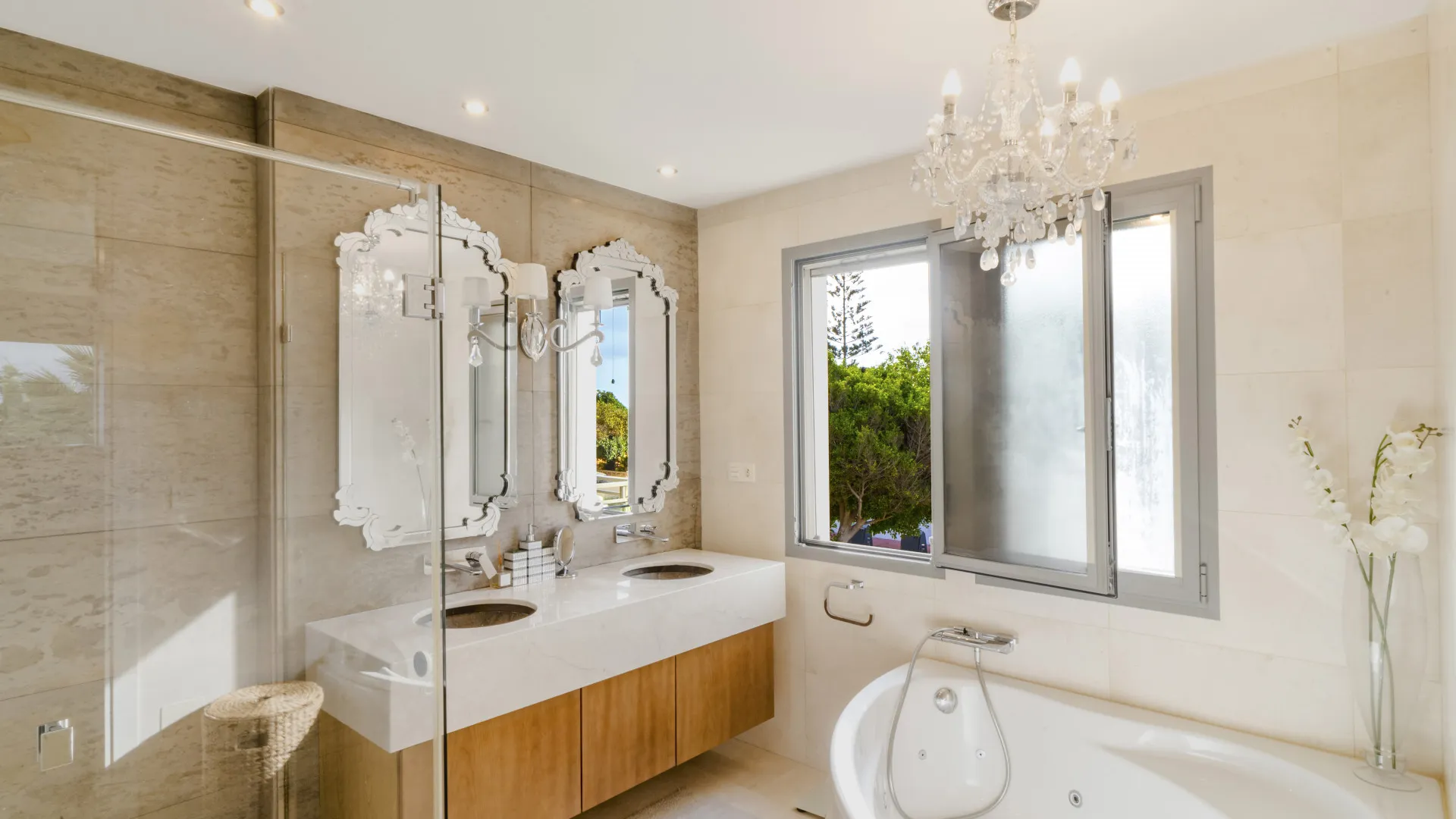 Villa for sale in Costabella with 5 bedrooms