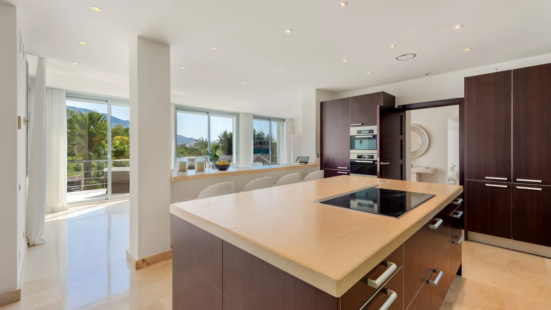 Villa con 7 dormitorios en venta en Las Brisas