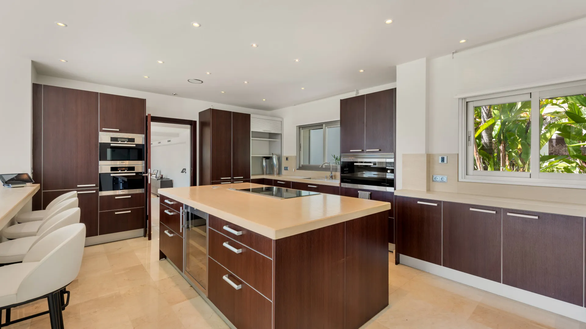 Villa con 7 dormitorios en venta en Las Brisas