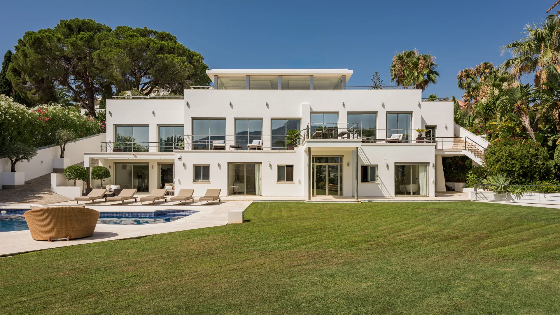 Villa con 7 dormitorios en venta en Las Brisas