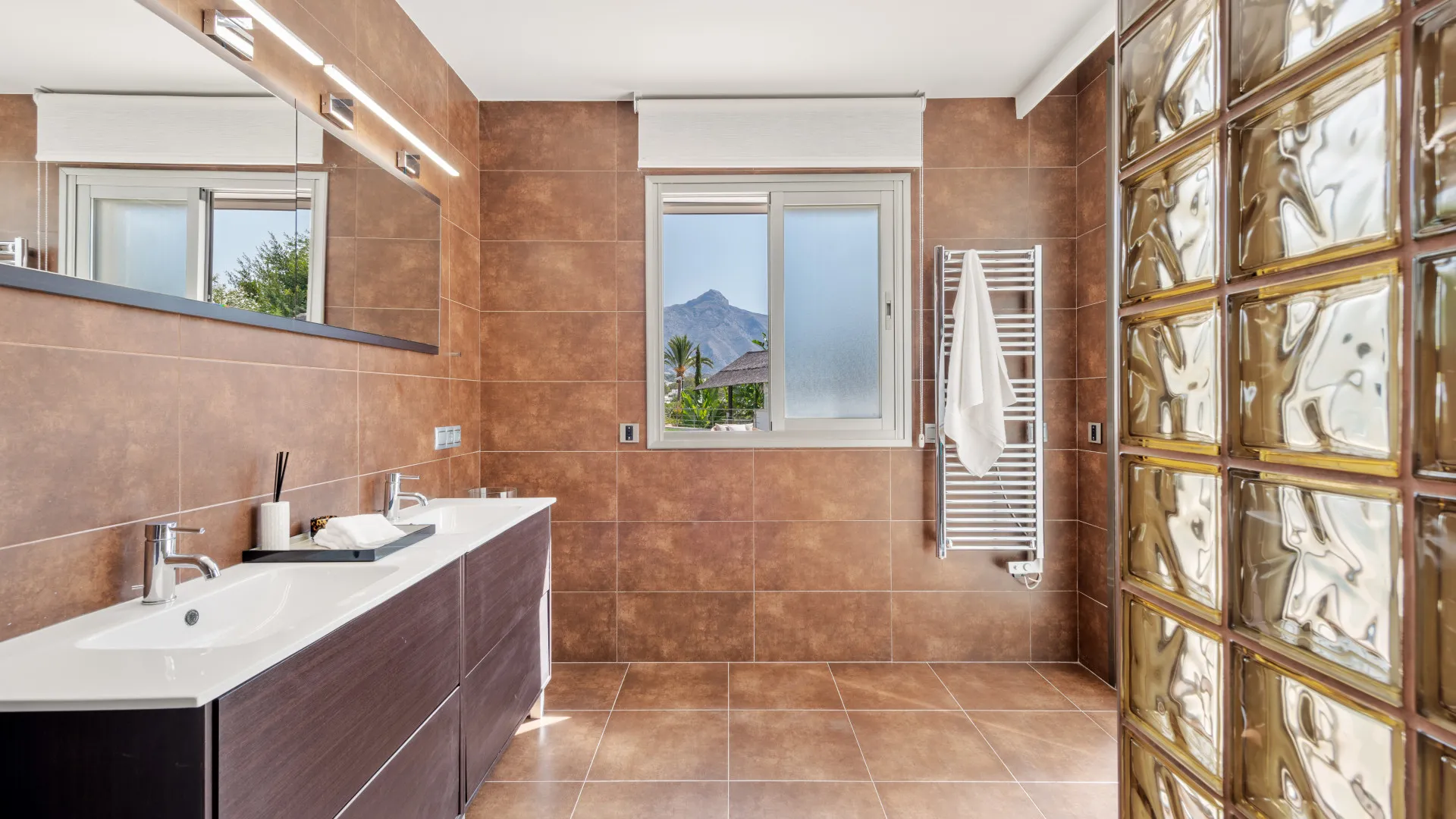 Villa con 7 dormitorios en venta en Las Brisas